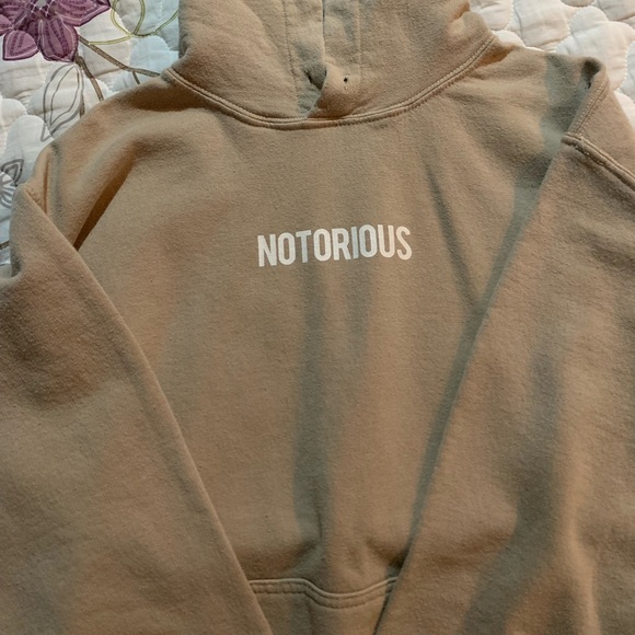 BIGGIE HOODIE 💜 - Picture 2 of 3